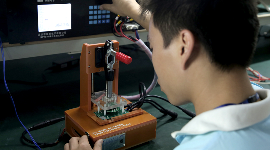 源碼匠心良品，點亮智慧之路——深圳源碼太陽能智慧路燈