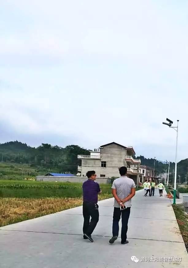 太陽能路燈，太陽能路燈廠家，太陽能路燈價格，太陽能平板燈，光伏照明，道路照明，助力新農村建設，太陽能路燈優(yōu)質服務商