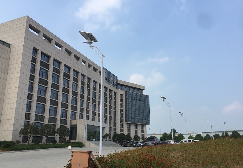 太陽能路燈廠家分享路燈抗風壓設計